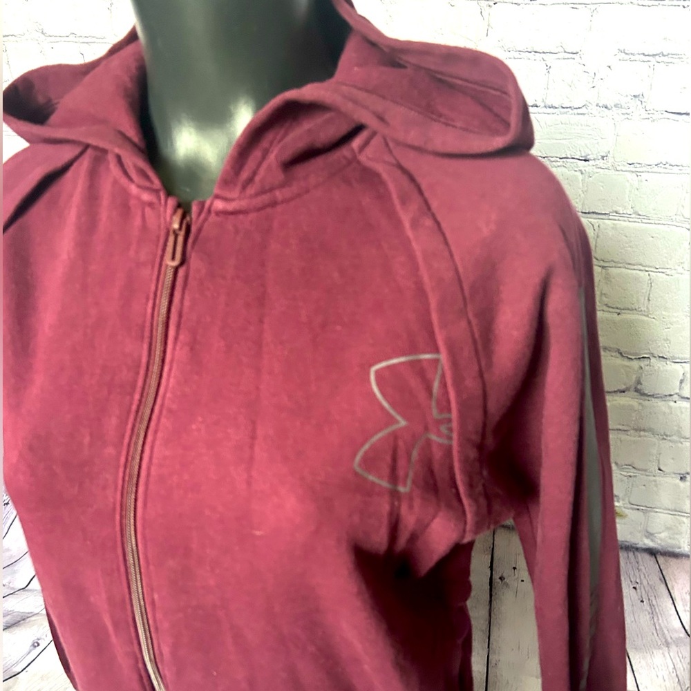 UNDER ARMOUR womens size small loose fitting full zip burgundy hoody